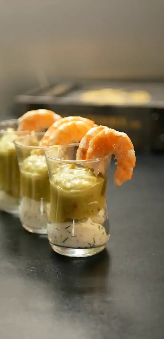 Verrines de crevettes à l'avocat sauce Jalapeño